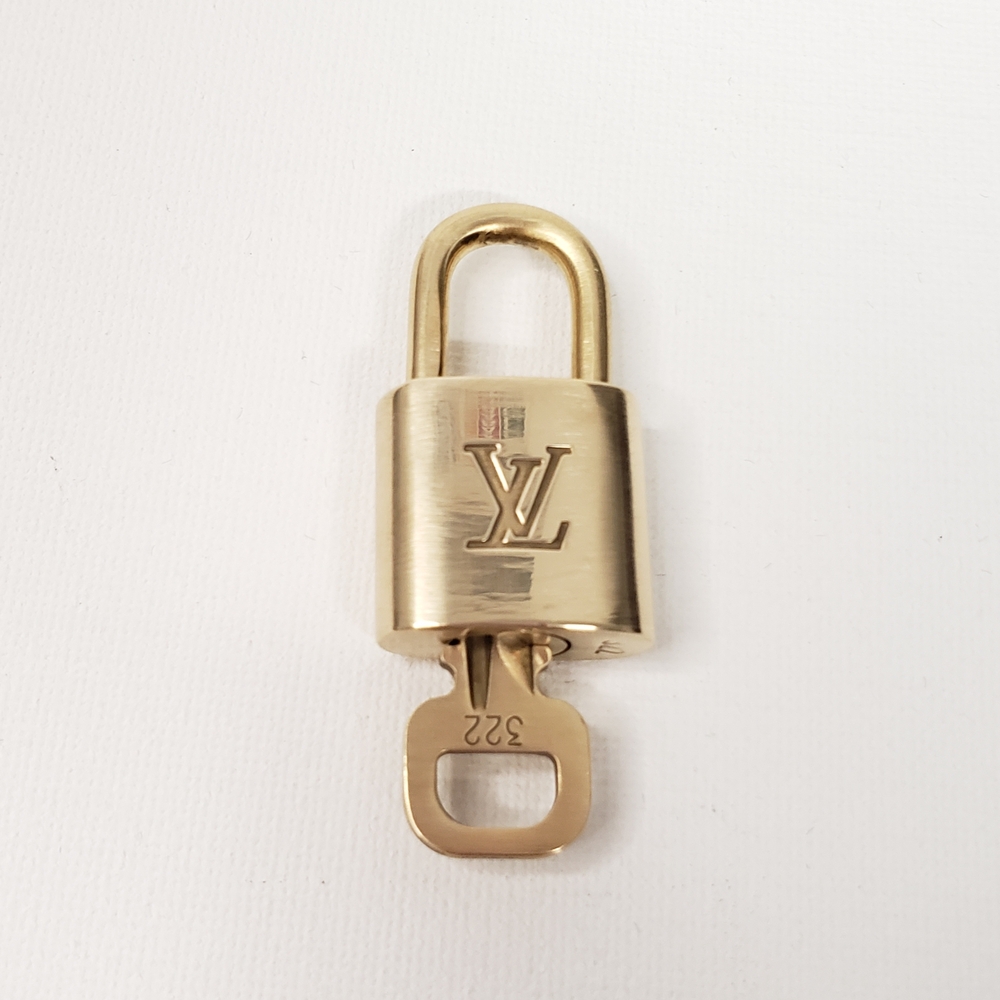 Louis Vuitton Authentic Gold Padlock with Key Shiny - Picture 8 of 11